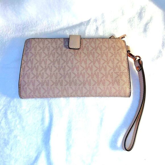 Michael Kors Jet Set Travel double Zip Wristlet - Picture 2 of 15